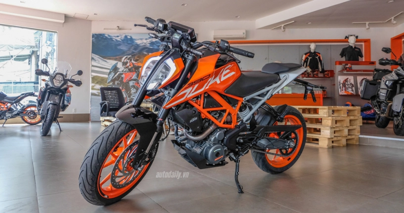 Với 200 triệu nên chọn ktm duke 2018 hay bmw g310r 2018 - 1