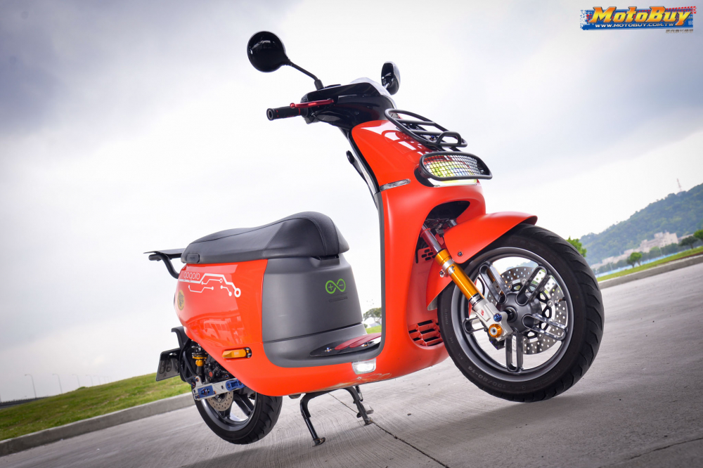 Xe máy điện gogoro2 độ đầy đẳng cấp của biker xứ đài - 10