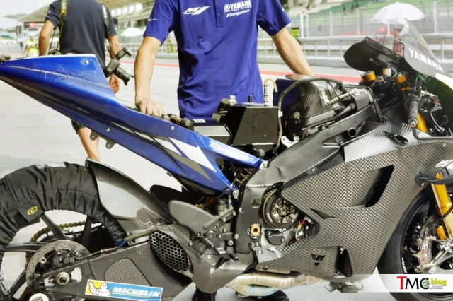 Yamaha petronas sẽ được sử dụng chiếc m1 2019 trong mùa giải motogp 2019 - 3