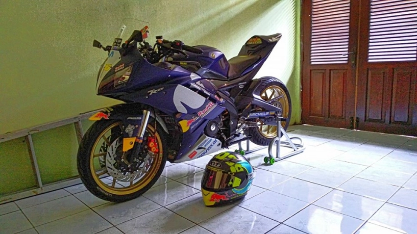 Yamaha r15 độ - con quái thú hầm hố ngủ quên của biker indo - 3