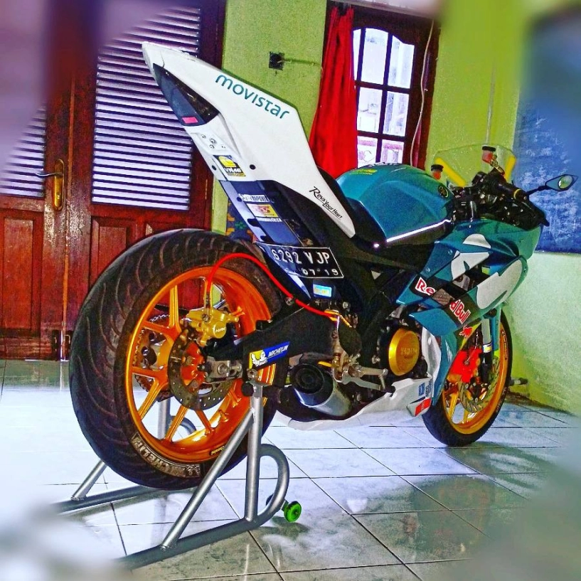 Yamaha r15 độ - con quái thú hầm hố ngủ quên của biker indo - 4