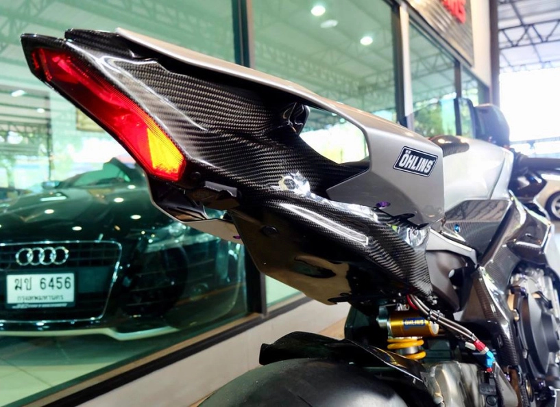 Yamaha r1m đầy sức hút từ cấu hình khủng - 16