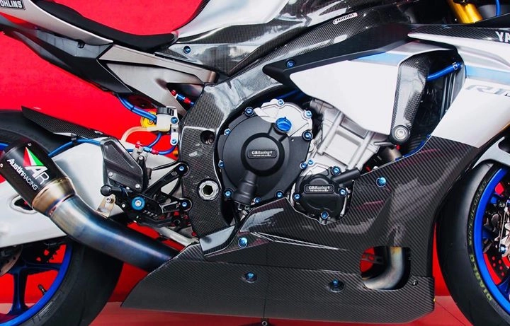 Yamaha r1m nâng cấp hoàn thiện với phụ kiện carbon fiber - 10