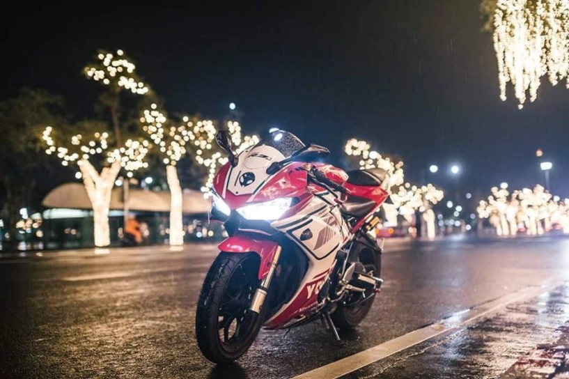 Yamaha r3 đẹp huyền ảo dưới ánh đèn đường phố - 1