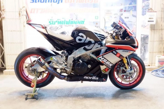 Aprilia rsv4 rf hoàn hảo hơn với những nâng cấp chính - 14