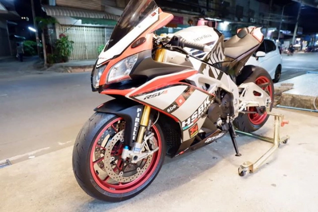 Aprilia rsv4 rf hoàn hảo hơn với những nâng cấp chính - 15