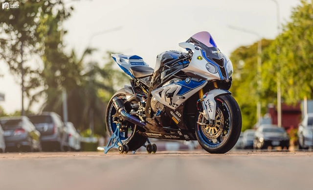 Bmw hp4 độ gây mê người xem với dàn phụ tùng đường đua đầy giá trị - 15