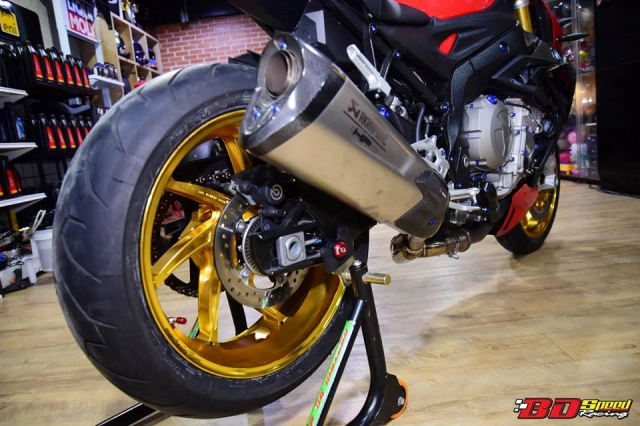 Bmw s1000r vẻ đẹp nóng bỏng đến từ những trang bị đắt tiền - 10