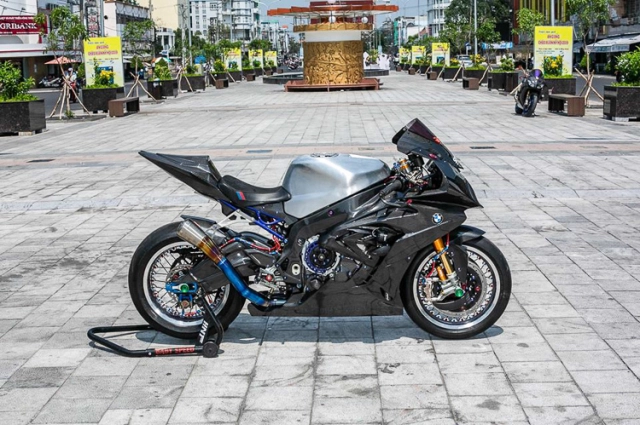 Bmw s1000rr độ bánh căm độc nhất vô nhị của biker cần thơ - 3