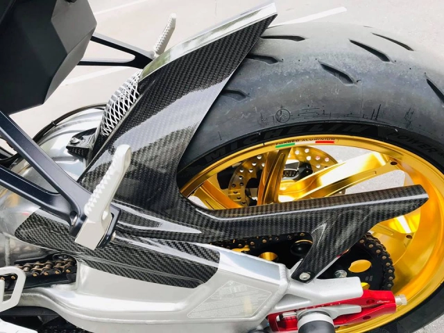 Bmw s1000rr độ gây tê tái người xem với màu áo đỏ tươi đón xuân 2019 - 9