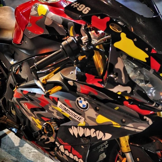 Bmw s1000rr độ kịch độc với ý tưởng tem đấu camouflage - 4