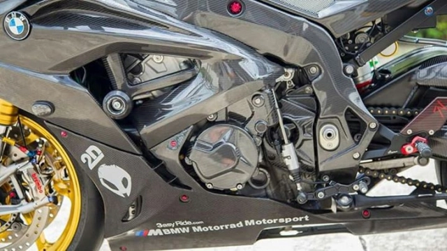 Bmw s1000rr độ quyến rũ người xem với dàn áo full carbon - 11