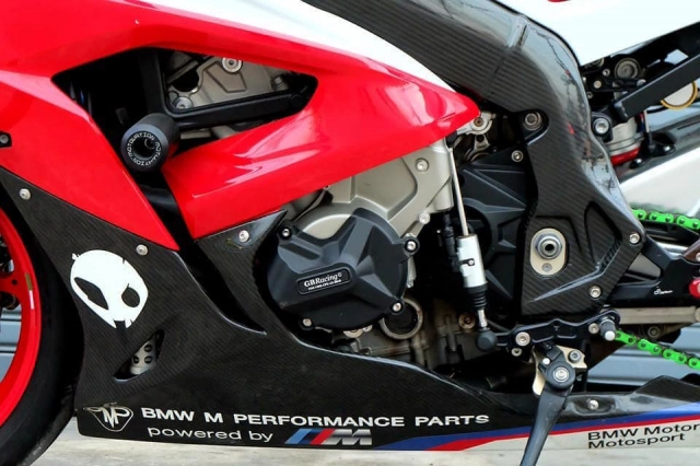 Bmw s1000rr độ rực rỡ với tông đỏ chói chang cùng dàn đồ chơi chất lừ - 12