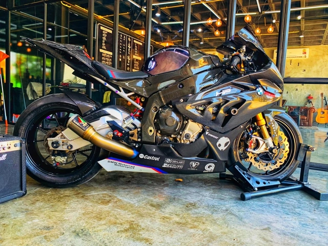 Bmw s1000rr độ - sát thủ đường phố diện kiến huy hoàng với bộ áo full carbon - 3