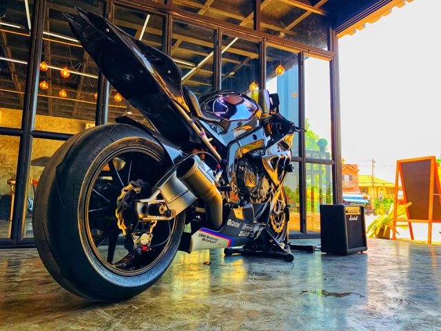 Bmw s1000rr độ - sát thủ đường phố diện kiến huy hoàng với bộ áo full carbon - 10