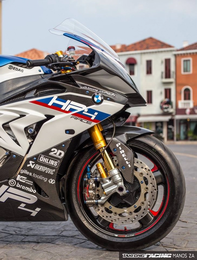 Bmw s1000rr độ siêu khủng với phong cách hp4 race đón giáng sinh cùng người em bmw c650 - 9