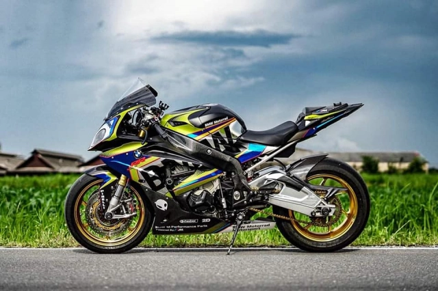 Bmw s1000rr khoe dáng đầy hiệu quả từ bối cảnh ấn tượng - 4