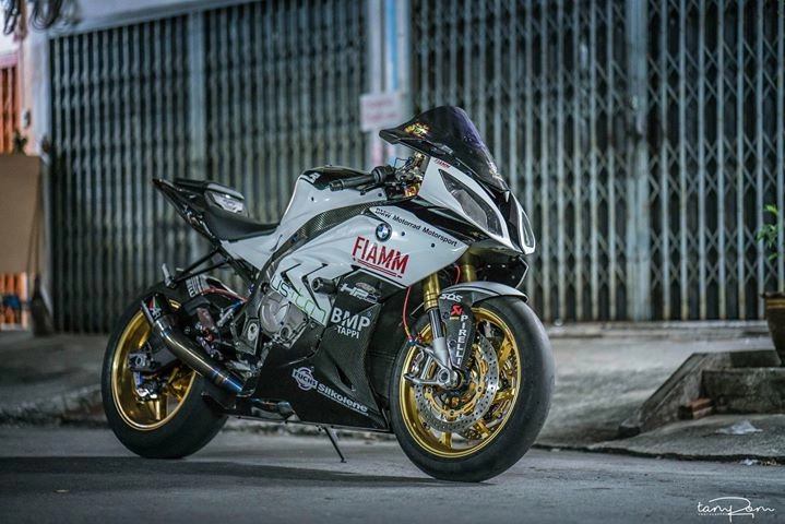 Bmw s1000rr tạo hình choáng ngợp với cấu hình khủng - 1