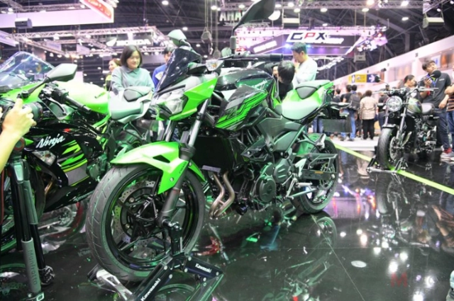 Cận cảnh chi tiết kawasaki z400 se phiên bản đặc biệt có giá 138 triệu vnd - 2