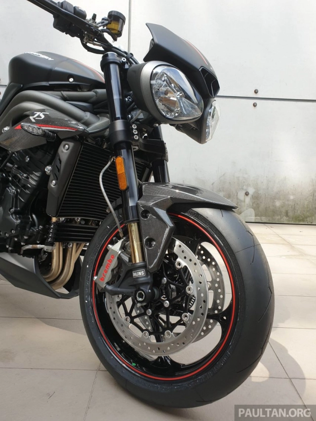 Cận cảnh triumph speed triple 1050 rs 2019 được trang bị tối tân với mức giá vô cùng hấp dẫn - 4