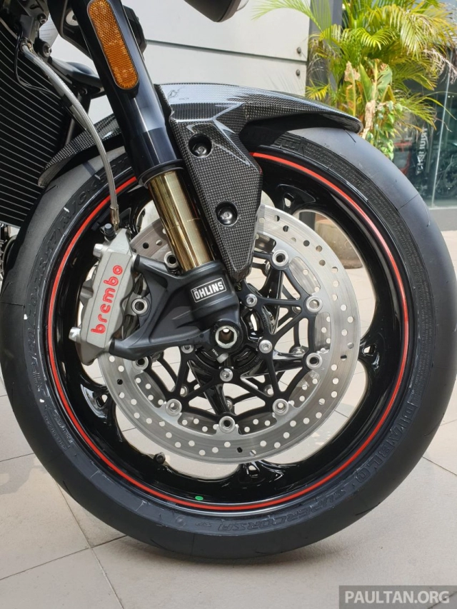 Cận cảnh triumph speed triple 1050 rs 2019 được trang bị tối tân với mức giá vô cùng hấp dẫn - 7