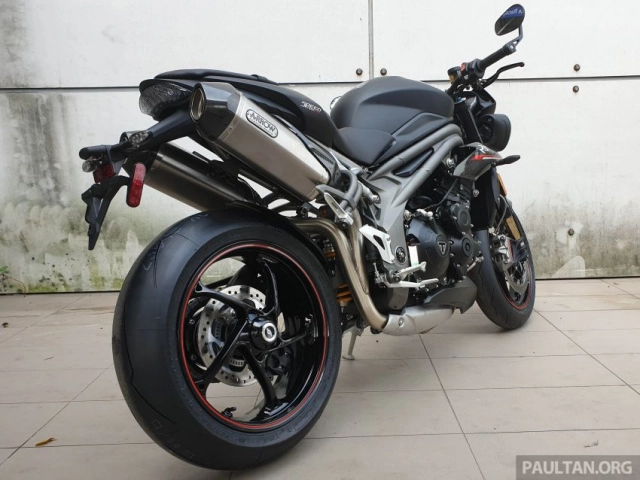 Cận cảnh triumph speed triple 1050 rs 2019 được trang bị tối tân với mức giá vô cùng hấp dẫn - 14