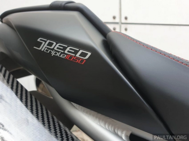 Cận cảnh triumph speed triple 1050 rs 2019 được trang bị tối tân với mức giá vô cùng hấp dẫn - 24