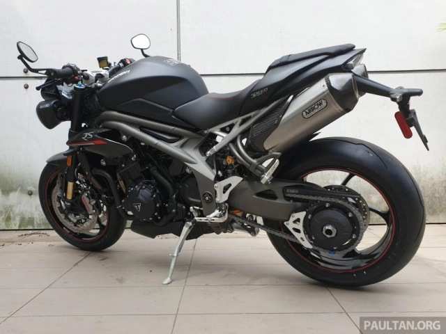 Cận cảnh triumph speed triple 1050 rs 2019 được trang bị tối tân với mức giá vô cùng hấp dẫn - 35