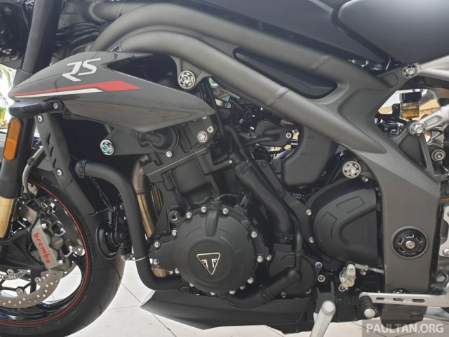 Cận cảnh triumph speed triple 1050 rs 2019 được trang bị tối tân với mức giá vô cùng hấp dẫn - 36