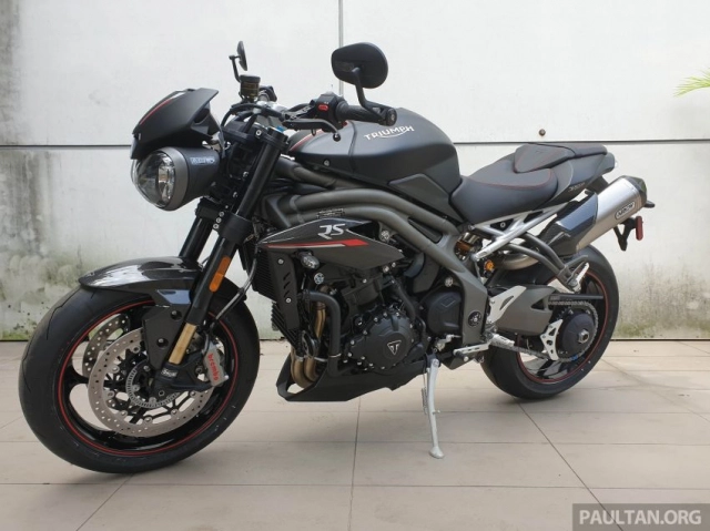 Cận cảnh triumph speed triple 1050 rs 2019 được trang bị tối tân với mức giá vô cùng hấp dẫn - 38