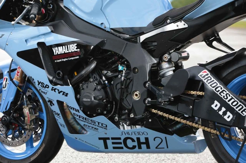 Cận cảnh yamaha r1 tech 21 2019 thực tế trên đường đua - 12