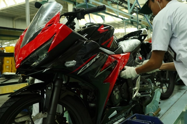 Cbr150r 2019 thay đổi nhỏ kiểu mâm mới trang bị phanh abs - 1