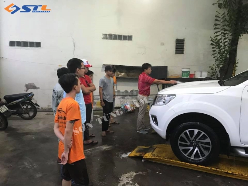 Có nên dùng hóa chất rửa xe không chạm - 1