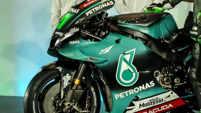 Đội đua petronas yamaha srt chính thức ra mắt motogp 2019 cùng mẫu yamaha m1 với bộ cánh ấn tượng - 1