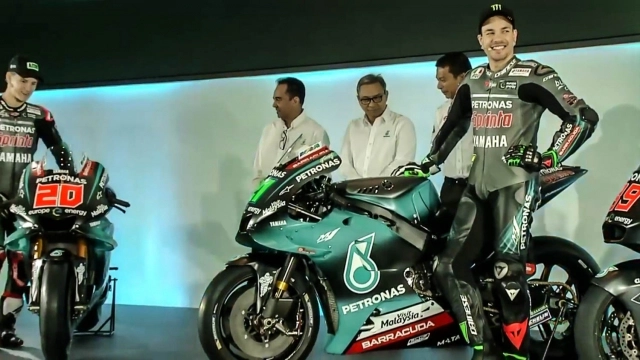 Đội đua petronas yamaha srt chính thức ra mắt motogp 2019 cùng mẫu yamaha m1 với bộ cánh ấn tượng - 10