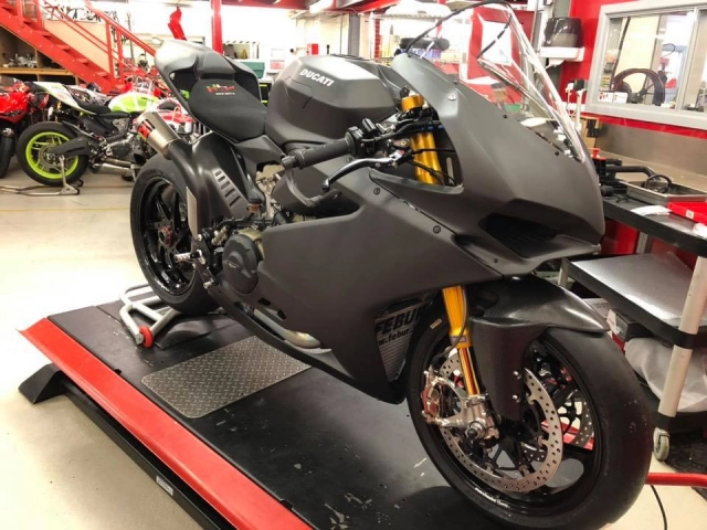 Ducati 1299 superleggera độ mê hoặc với diện mạo fullsix carbon - 13