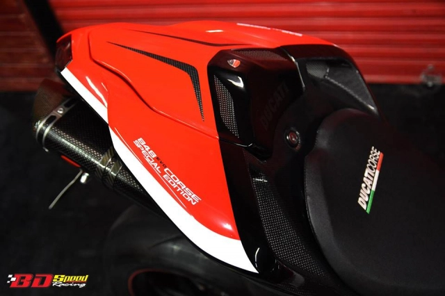 Ducati 848 evo corse siêu đẹp trong một bản độ tối tân về công nghệ - 6