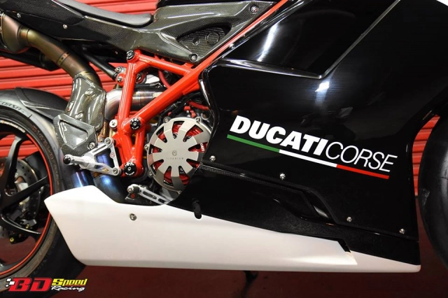 Ducati 848 evo corse siêu đẹp trong một bản độ tối tân về công nghệ - 9