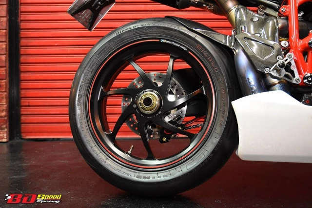 Ducati 848 evo corse siêu đẹp trong một bản độ tối tân về công nghệ - 10