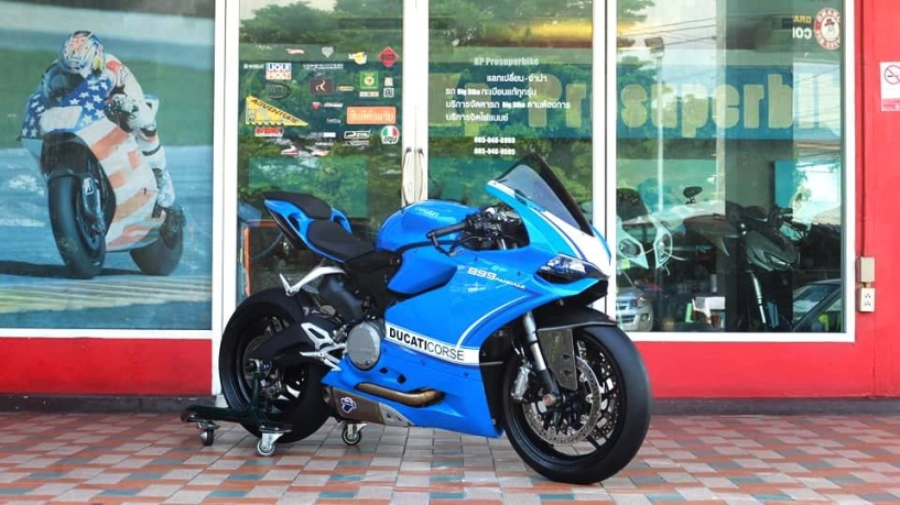 Ducati 899 panigale thoát xác ngoạn mục cùng version blue pestronas - 1