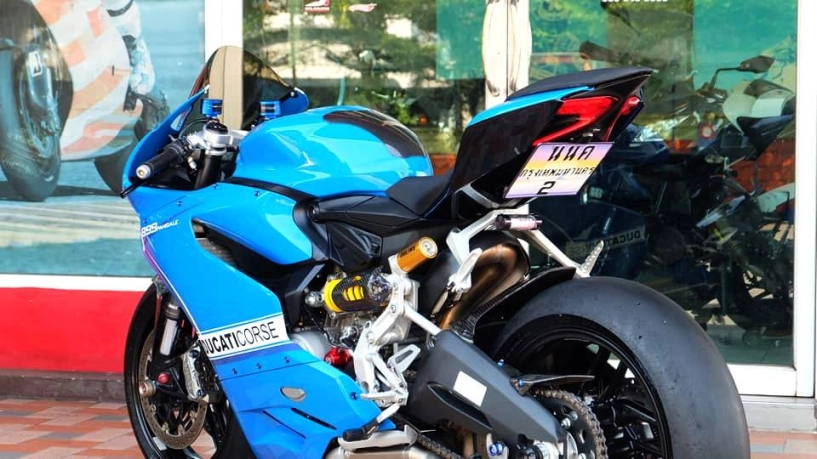 Ducati 899 panigale thoát xác ngoạn mục cùng version blue pestronas - 13