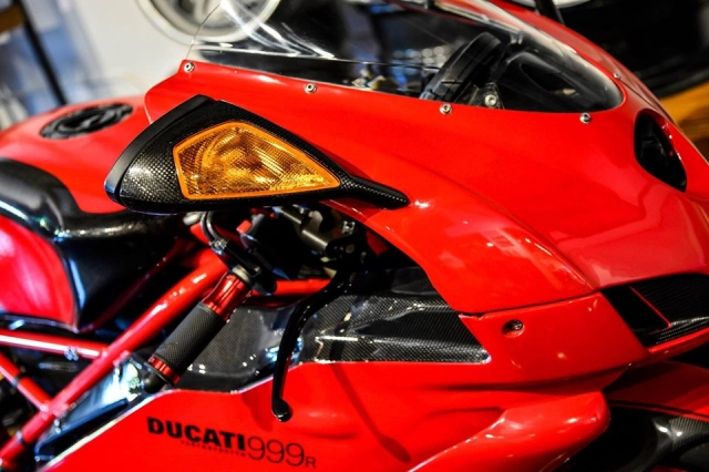 Ducati 999r hồi sinh trong diện mạo full carbon đẹp mê hồn - 3