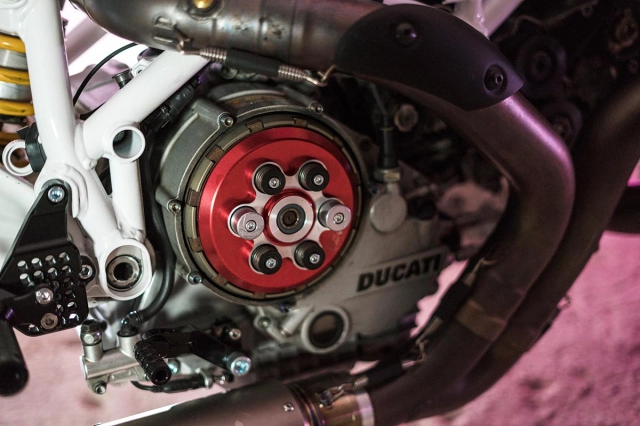 Ducati 999s tuyệt phẩm độ từ thương hiệu nón bảo hiểm helmade - 9