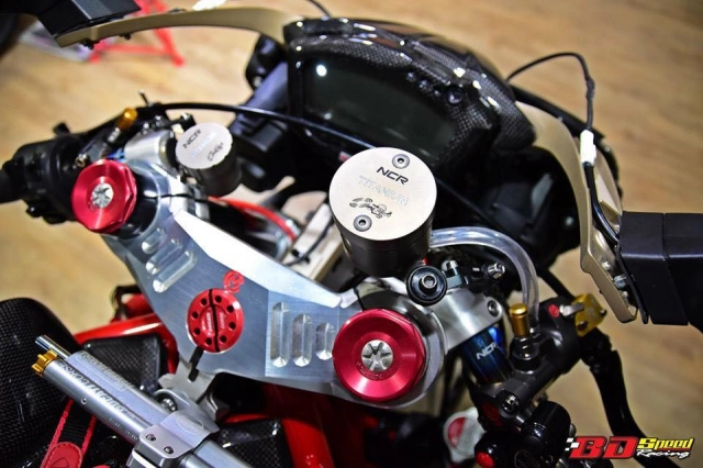 Ducati monster 1100s độ cực chất với dàn chân khủng - 4