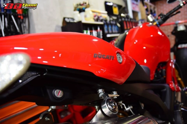 Ducati monster 1100s độ cực chất với dàn chân khủng - 10