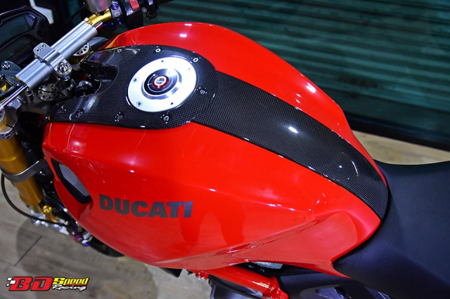 Ducati monster 1100s vẻ đẹp hùng hồn của gã quái vật ý trên đất thái - 11