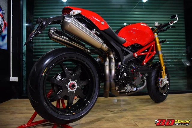 Ducati monster 1100s vẻ đẹp hùng hồn của gã quái vật ý trên đất thái - 35