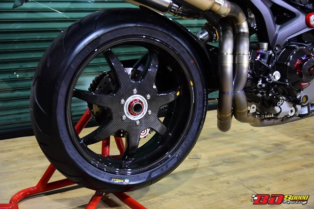 Ducati monster 1100s vẻ đẹp hùng hồn của gã quái vật ý trên đất thái - 36