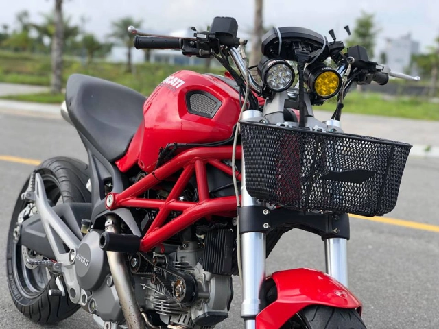 Ducati monster custom bà già đi chợ cực thú vị trên đất việt - 3