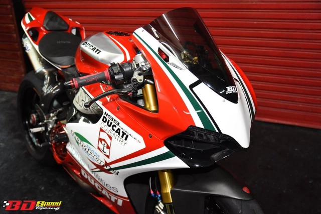 Ducati panigale 1199s độ ấn tượng với cặp ống xả termignoni đút gầm siêu ngầu - 4